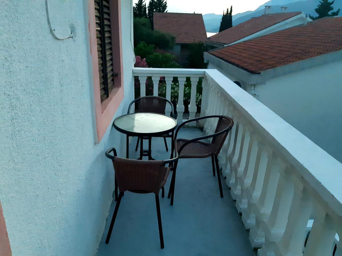 Apartments Ceca Tivat Eksteriør bilde