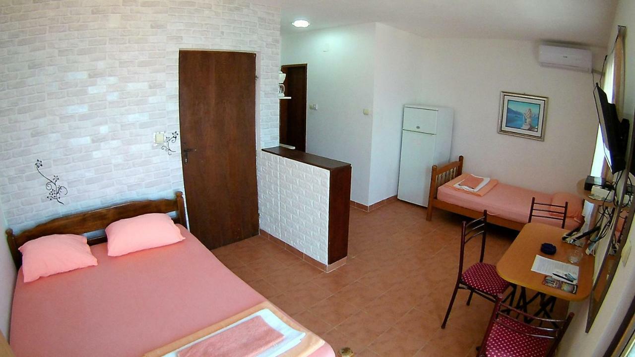 Apartments Ceca Tivat Eksteriør bilde